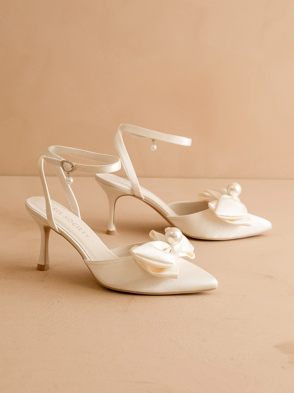 The Colette | Ivory Pearl Bow Bridal Heel - Image 2