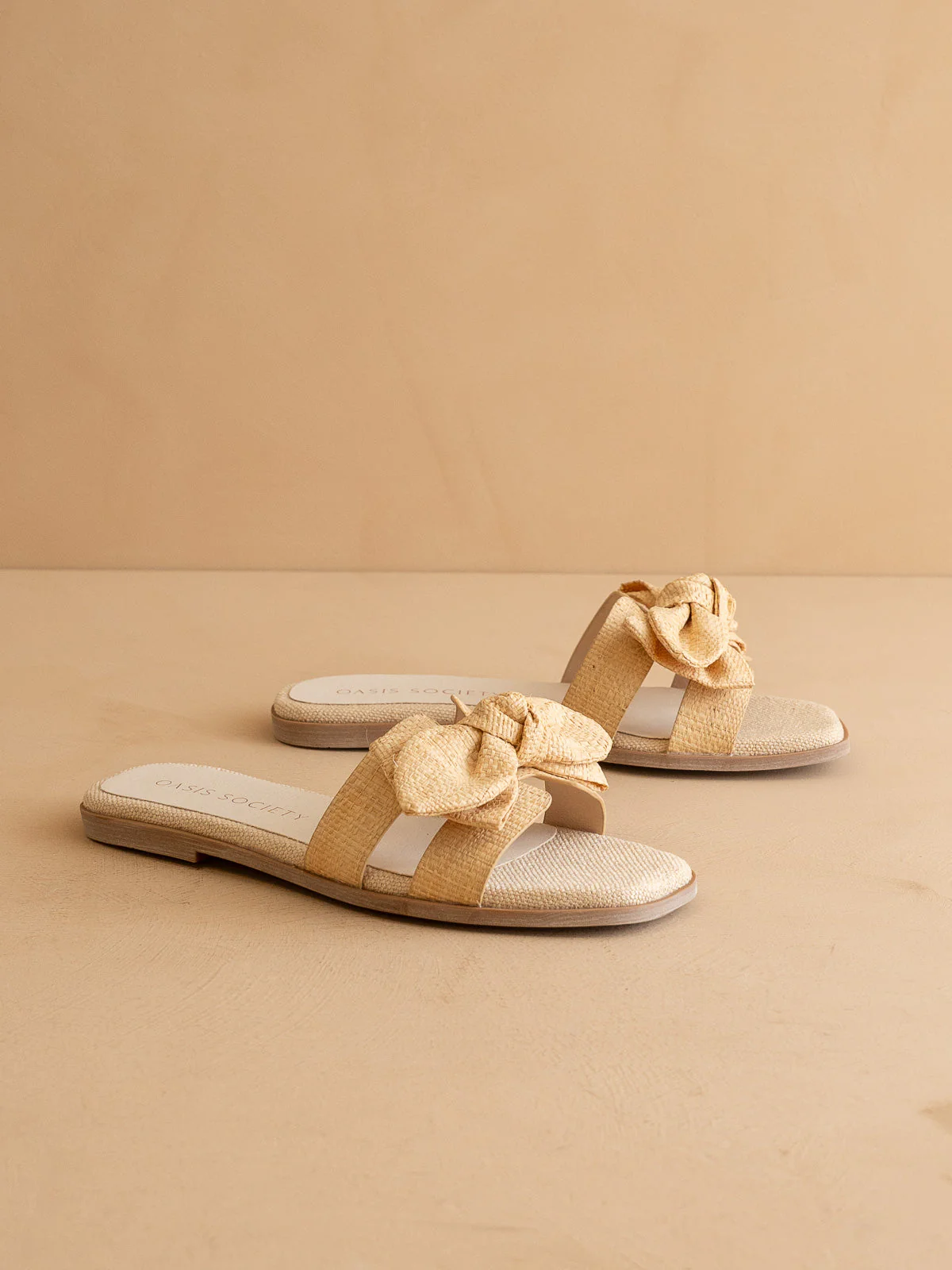 The Ginny | Natural Textured Bow Slide - Image 3