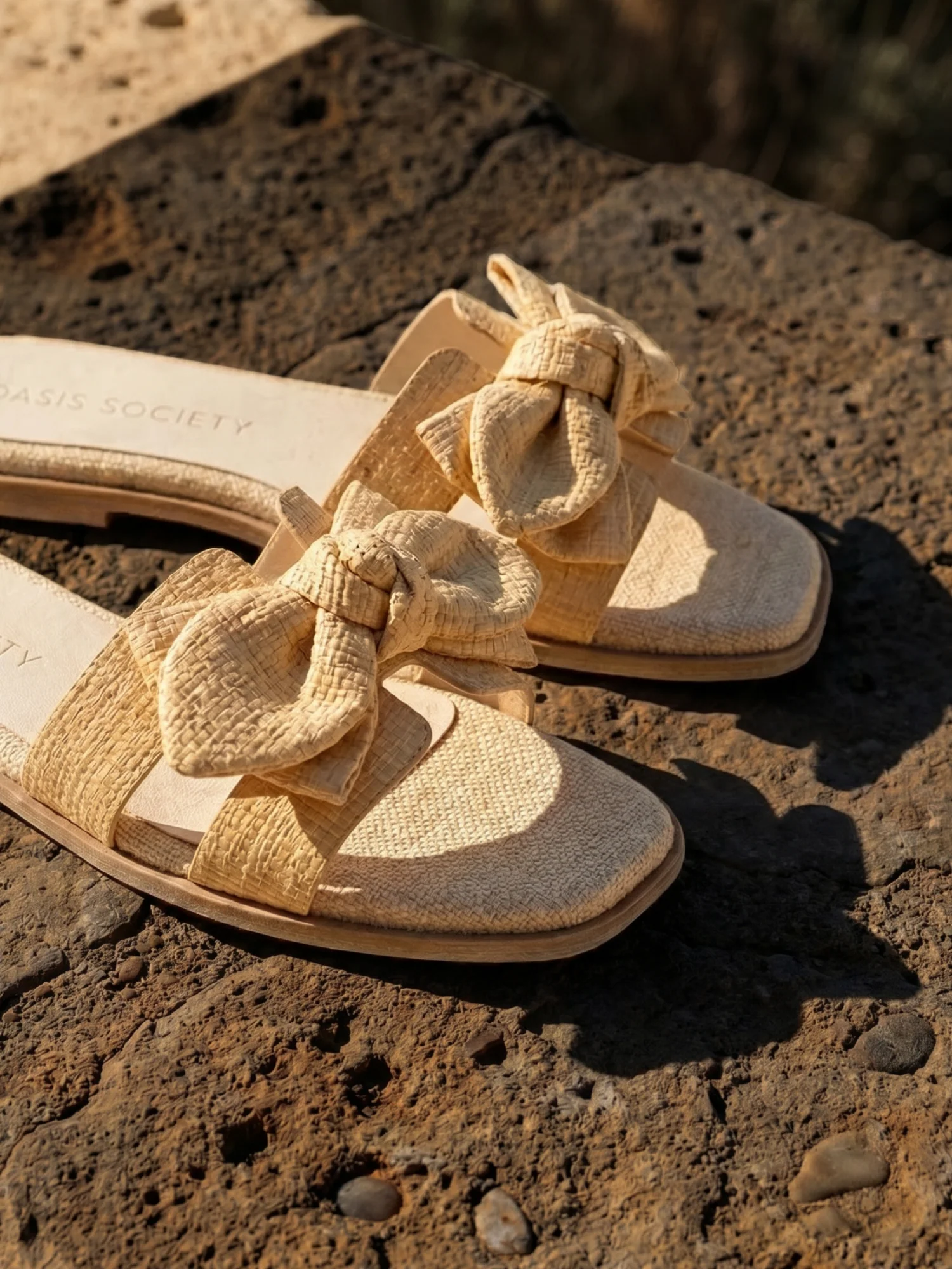 The Ginny | Natural Textured Bow Slide - Image 7