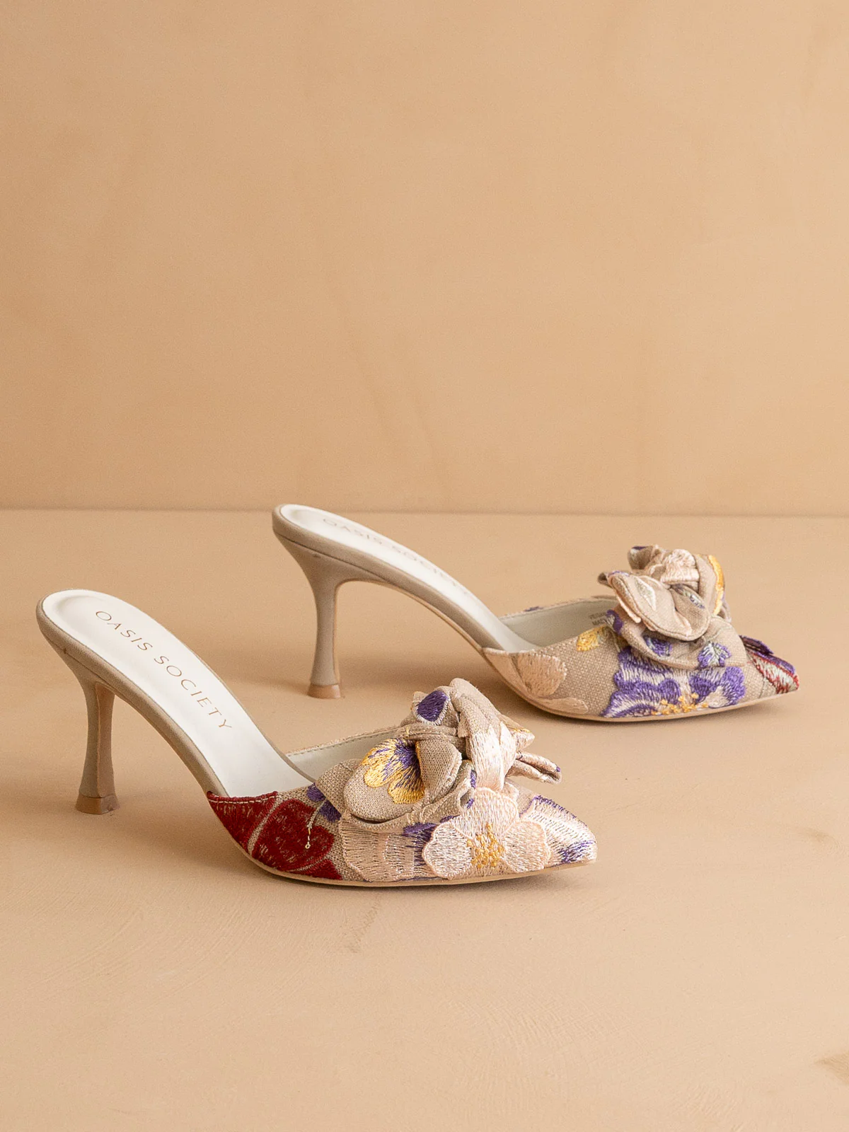 The Jane | Floral Pointed Toe Bow Accent Kitten Heel - Image 4