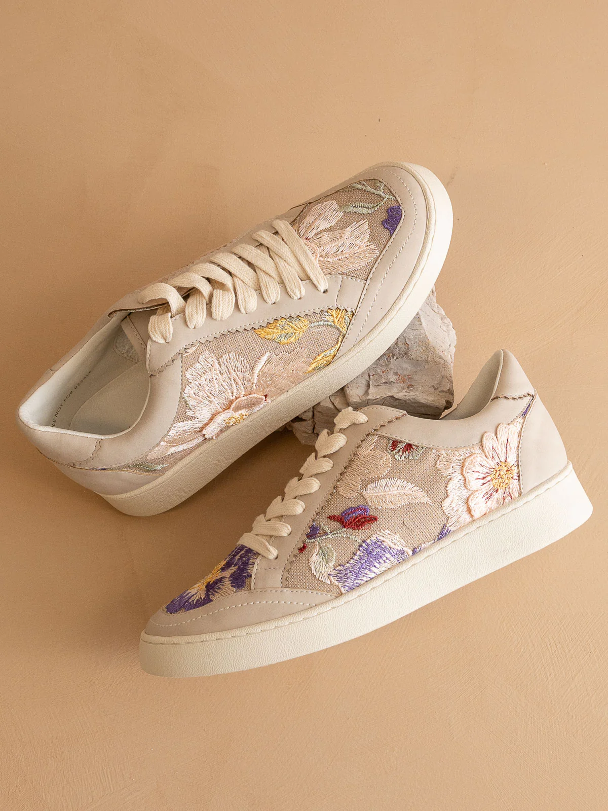 The Tammi | Light Grey Floral Applique Sneaker - Image 4